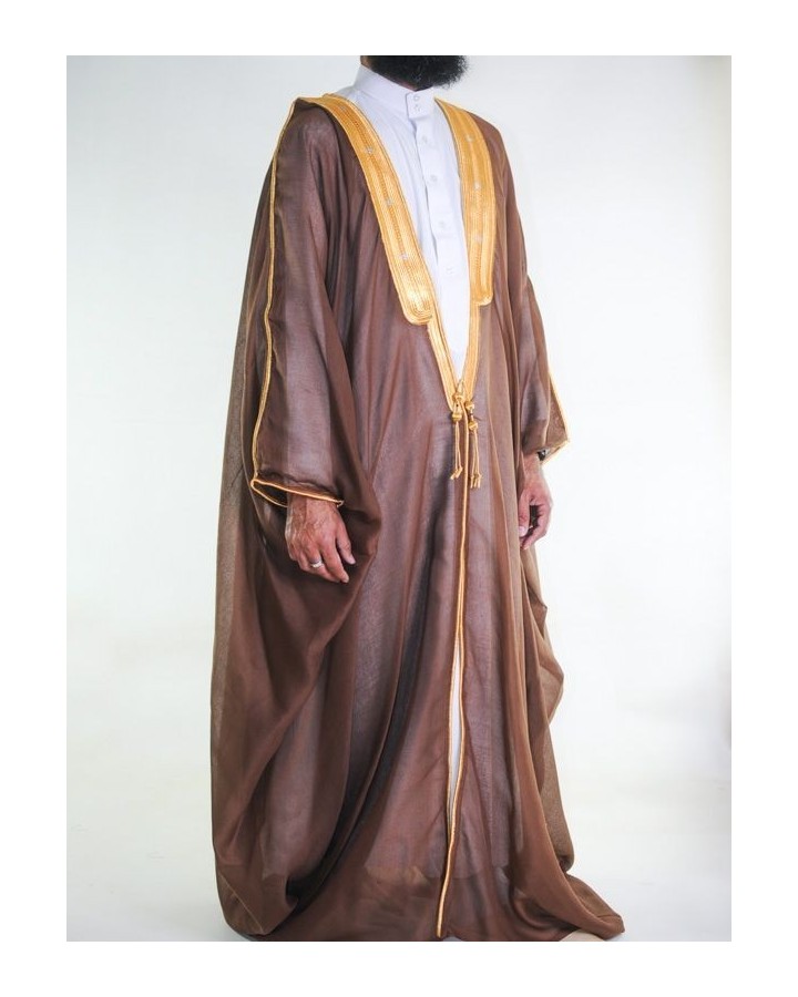 Marrone Saudita bisht