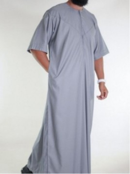 Korte ærmer i emiratisk...