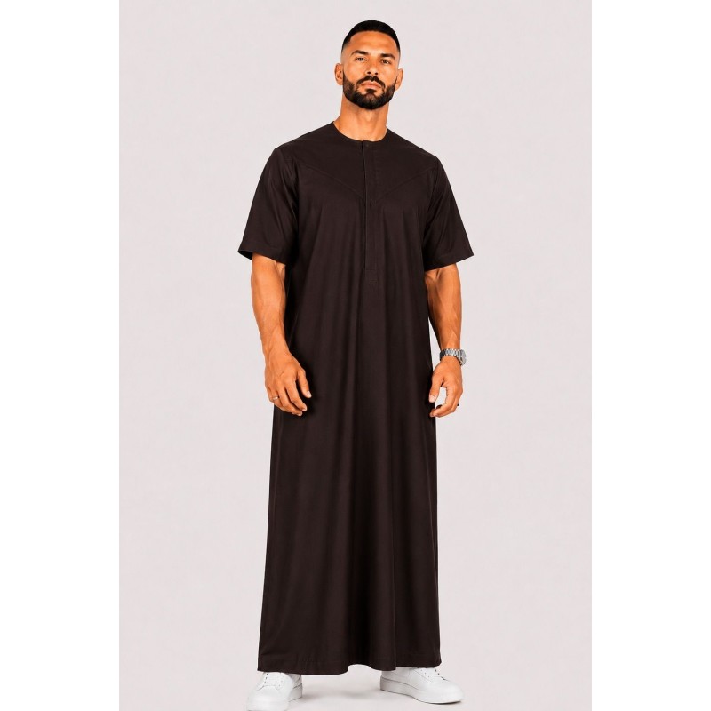 Qamis de algodón emiratí de manga corta marrón oscuro