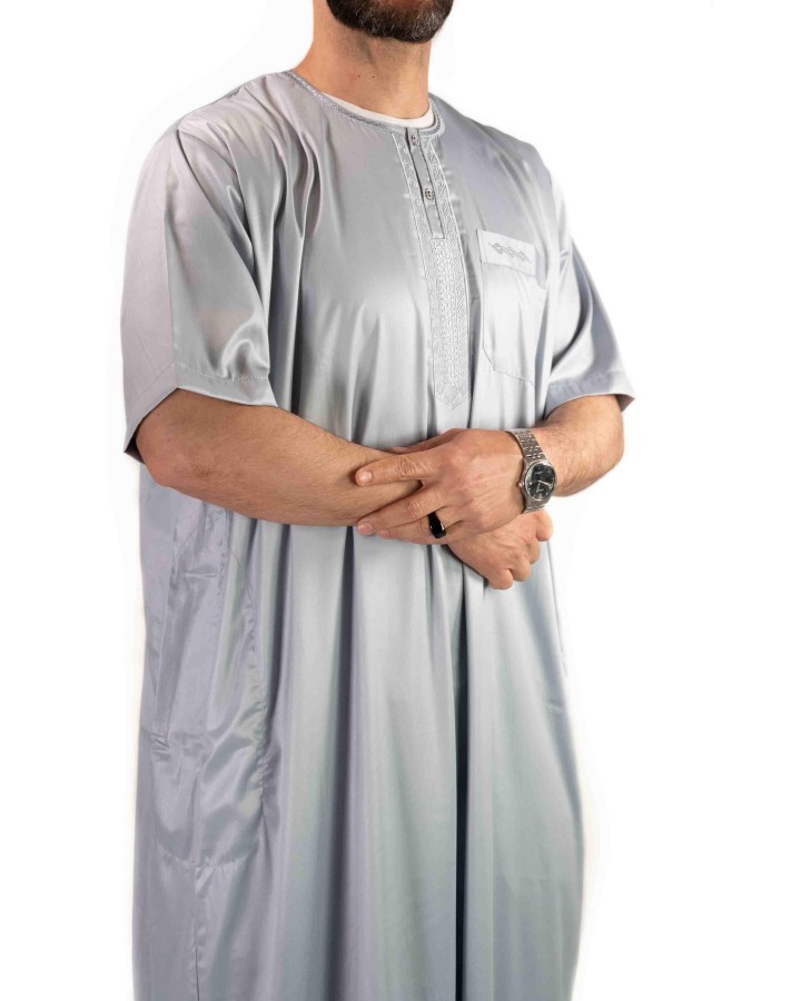 Thobe Atlas Light grey satin - short sleeves